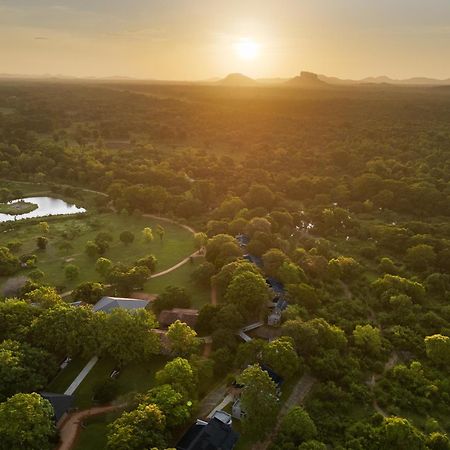 Ayugiri Ayurveda Wellness Resort Сигирия Экстерьер фото